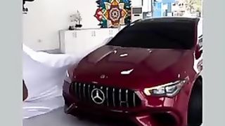 Omo see car