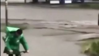 The hard life of couriers in Russia