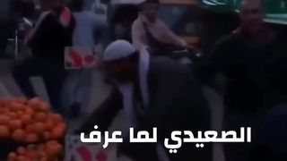 This Egyptian man started throwing oranges when he knows that these trucks were going to Gaza.. Much love