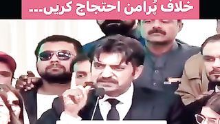Pakistanis! Khan Want to Come Out All Citizen from Your Homes With Playcoard Against Curruption
