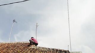 Pemasangan tower jaringan enternet