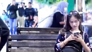 NGEPRENG CEWE CANTIK TIDURAN DI PANGKUAN