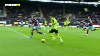 Summary of the Burnley and Arsenal match (0-5)  Round 25 - English Premier League