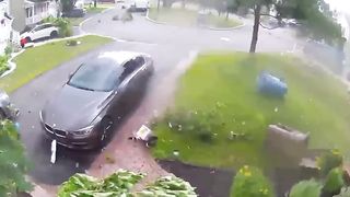 На Камеру Видеонаблюдения Попало Такое, Что Никто Не Ожидал Увидеть.