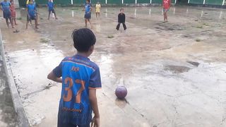 Sepakbola jalanan Lucu