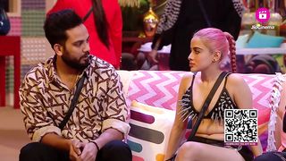 Bigg Boss OTT 2 _ Elvish Has A Dress Request For Urfi Javed.