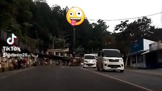Bahagia itu kita yang buat , bukan orang lain