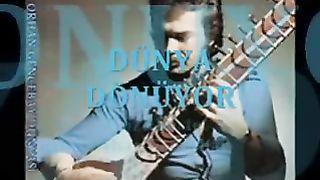 ORHAN GENCEBAY | DÜNYA DÖNÜYOR (SEN NE DERSEN DE)