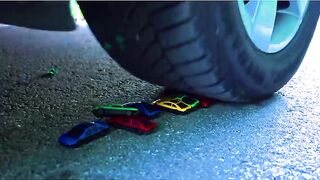Esmagando coisas crocantes e macias de carro! CARRO EXPERIMENTAL vs RAINBOW COCA COLA