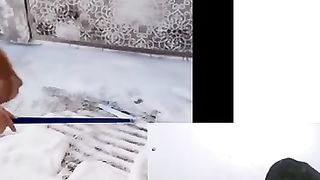 محمد والاء بيغسلو وينشرو على سطح الفيلا الجديدة الشديدة