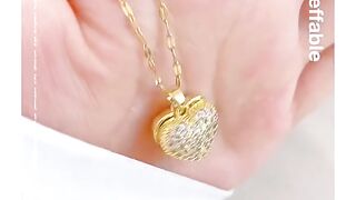 Fashionable and Luxurious Peach Heart Pearl Oyster Necklace, Only 1$