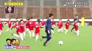 3_Footballers_vs_100_Kids_