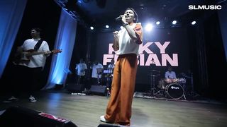 RIZKY FEBIAN FT NJAN - TAK LAGI SAMA || LIVE AT KATA CINTA INTIMATE CONCERT