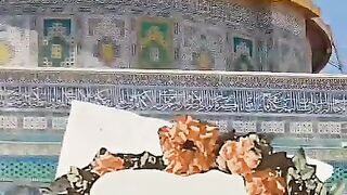 ان الله وملائكتة يصلون علي النبي يأيها الذين آءمنو صلو علية وسلمو تسليما