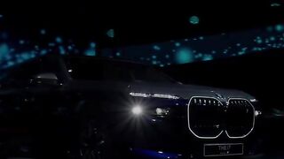 Iconic glow at its finest#BMWi7 #ThisIsForwardism #carsontiktok #fy The #BMW i7 xDrive60