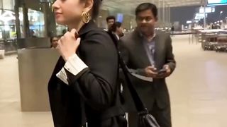 Tamanna Bhatia Spotted at the Airport #tamannabhatia #short #shorts #trending #viral #bollywood #viralshorts