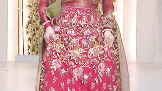 Jaw-Dropping Ramp Walk - #sarahkhan #humtv #shorts #pakistaniactress #namakharam.
