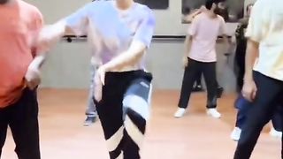 Dance On "Chuni Meri"