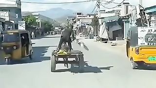 Pata nahin kyon yah har bar kahate Hain Pakistan nazuk mod se gujar raha hai