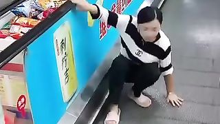 Funny Viral Video. Kind People. Must Watch