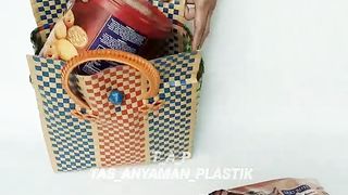 Plastic Woven Souvenir Bags Use Closures and Buttons
