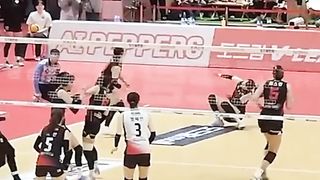 Spike Mega memakan korban