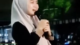janda es teler butuh lato lato | ngaji lucu Gus iqdam #shorts