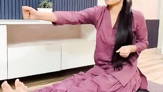 Hello Ladies  #yogateacher #yogawithkamya #shortsvideo #onlineyogaclass #womenhealth #shortfeed