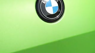 Trunk features and quality of the all-new BMW X2, here as top sports version BMW X2 M35i.