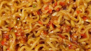 Indomie nyemek pedas