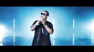 Daddy_Yankee_-_Shaky_Shaky__Official_Video_
