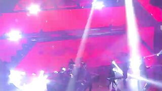 Epik! Isyana X Deadsquad - 25th AMI Awards 2022