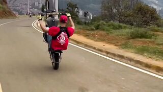bike driving without using hands | bad driving habits | major driving mistakes