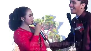 Mas Akbar Wedi Niken