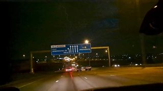 40 Невероятных Ударов Молнии, Снятых на Камеру.