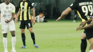 Al Ahli captain Roberto Firmino returned to the scoring charts with this penalty ⚽️----