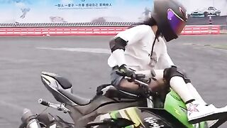 Atraksi motor Kren