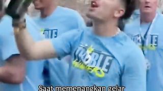 Perbedaan Ronaldo dengan pemain lain saat merayakan gelar