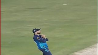 Drama in Multan! Mohammad Ali redeems himself after overstepping #HBLPSL9 _ #KhulKeKhel _ #MSvIU.#pakistancricket.#cricket #cricketlover #sports
