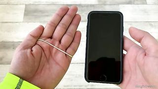 Этот Фокус с ТЕЛЕФОНОМ и резинкой очень прост Секрет фокуса