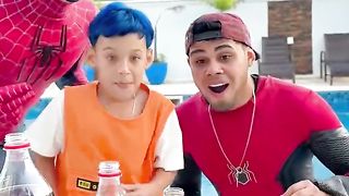 Coca Cola vs Mentos!