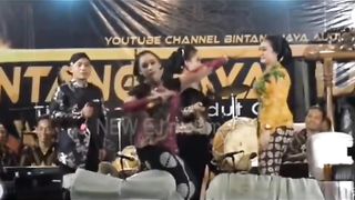 CAK PERCIL KEDATANGAN NIKEN SALINDRY HEBOHH