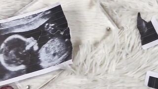 This boyfriend put their baby in our digital frame ????