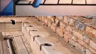 How public toilets were used in the Roman Empire