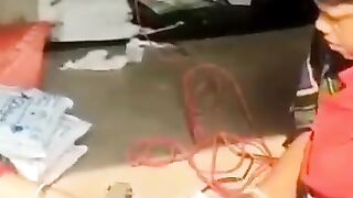 স্বনির্ভর হওয়ার লক্ষ্যে মহিলা