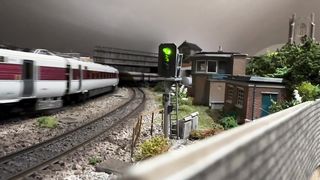 I know the signal should change! . I simply don’t have enough hands to hold the camera too.