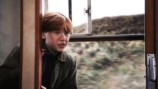 Гарри и Рон едят сладости. Гарри Поттер и философский камень.
