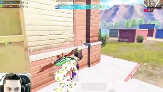 Fighting_with_dangrous_enemies_in_pubg_mobile_battle_ground