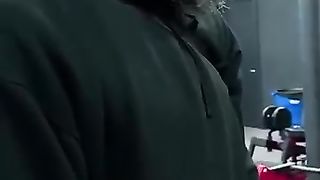 Leon Teaches N3on Some Manners