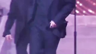 Jungkook'standing next to you'Live performance fancam ver